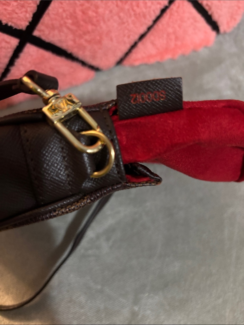 Louis Vuitton Brown Damier Mini pouch with Gold Hardware - Picture 3 of 3